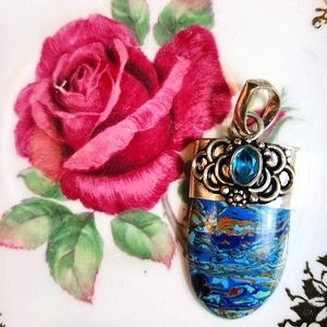 Pretty, Bright Colored Pendant/Faceted, Faux Topaz Stone. Loop And Dot Design.